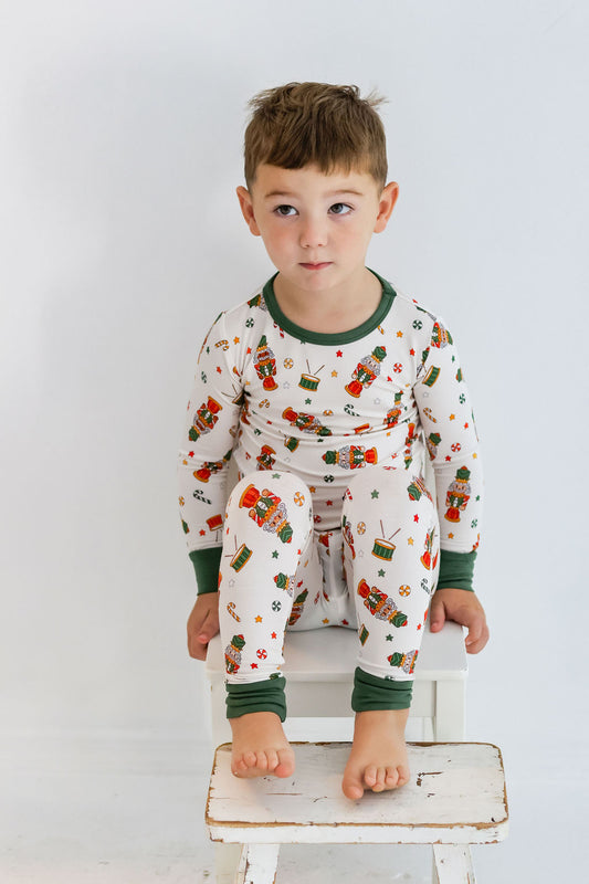 GREEN NUTCRACKER SET