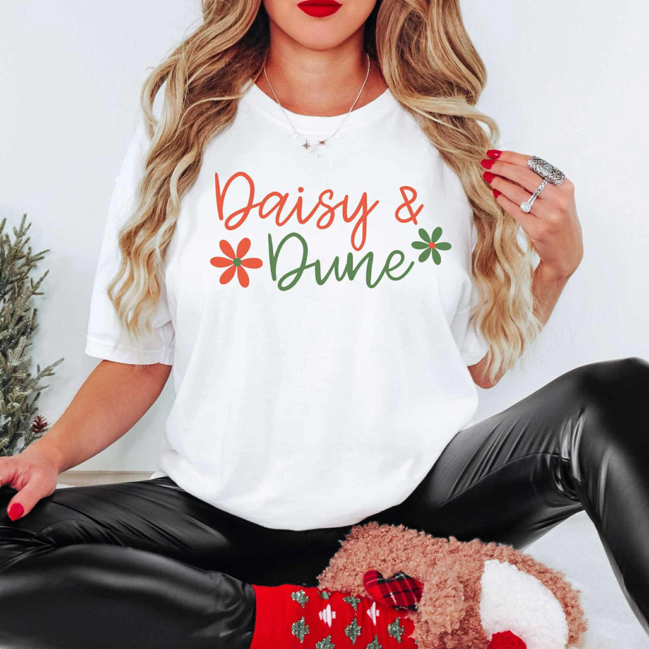 DAISY & DUNE CHRISTMAS TEE